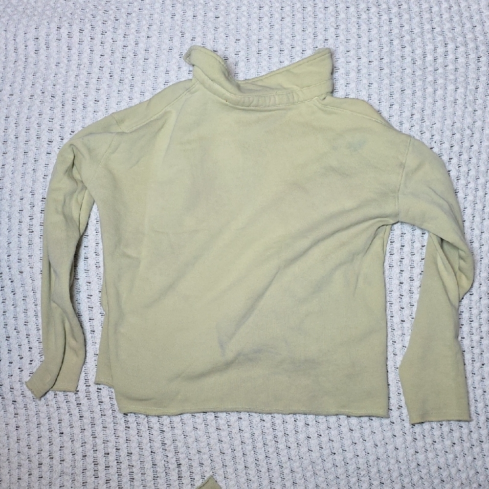 Light Sage Green Loungewear Set - Soft Pullover & Joggers - Picture 6 of 8